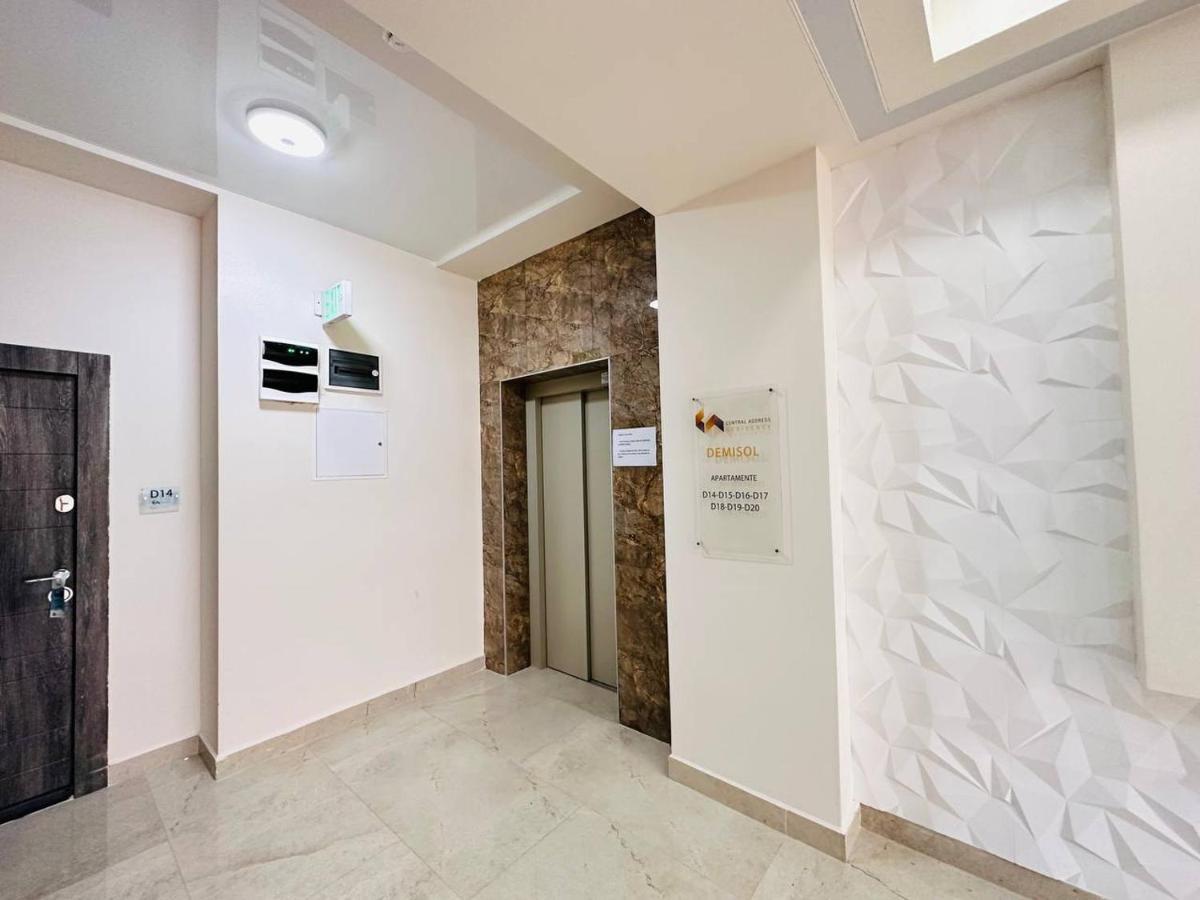 Happy Studio By Rh Living Bukarest Exterior foto